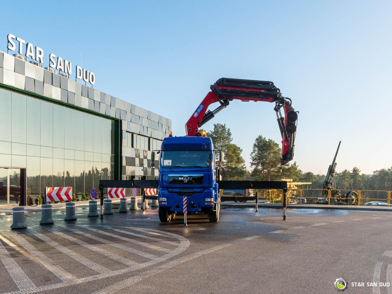 - Caminhão grua: foto 4 - Caminhão grua: foto 4