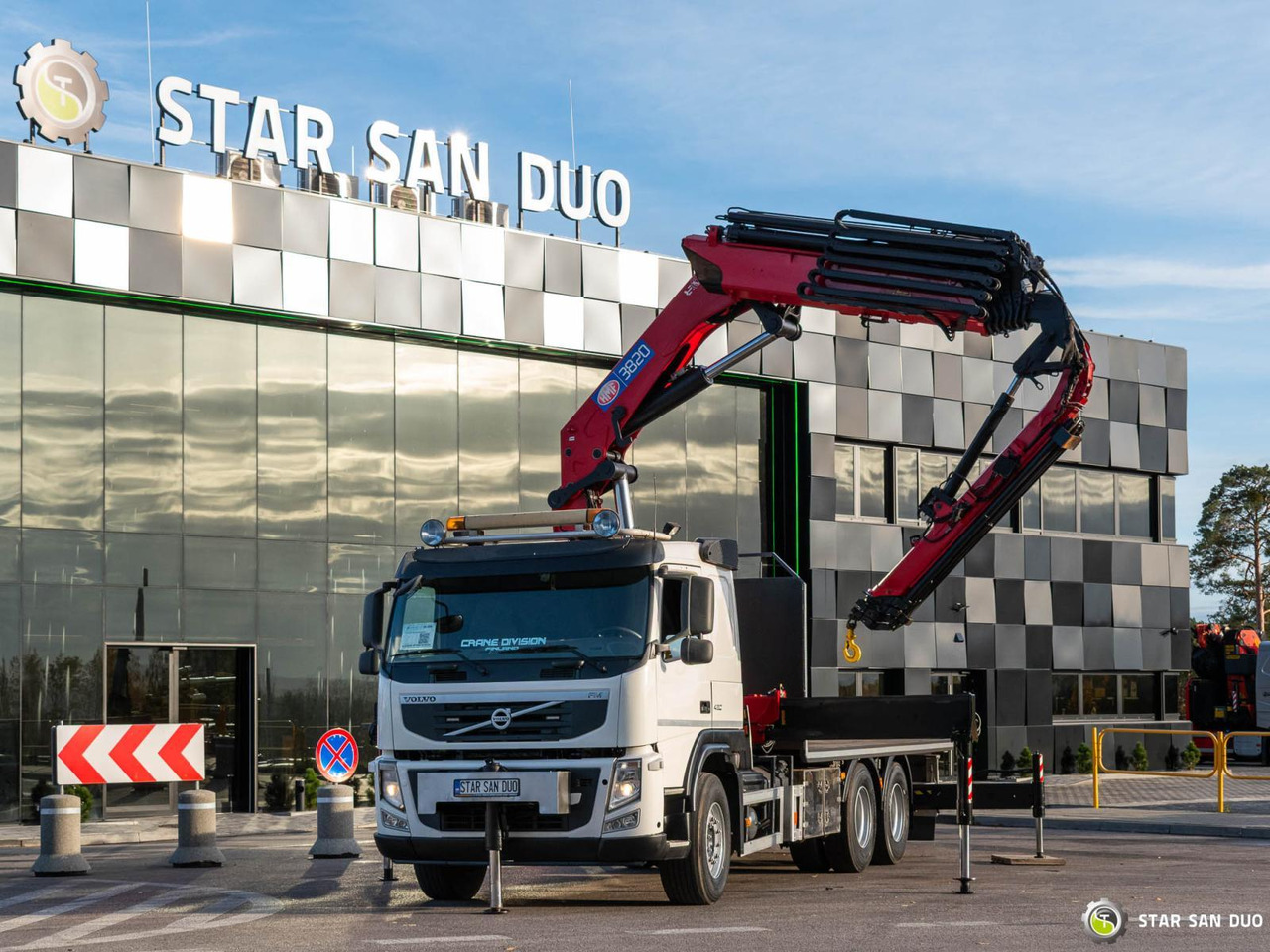 - Caminhão grua: foto 4 - Caminhão grua: foto 4
