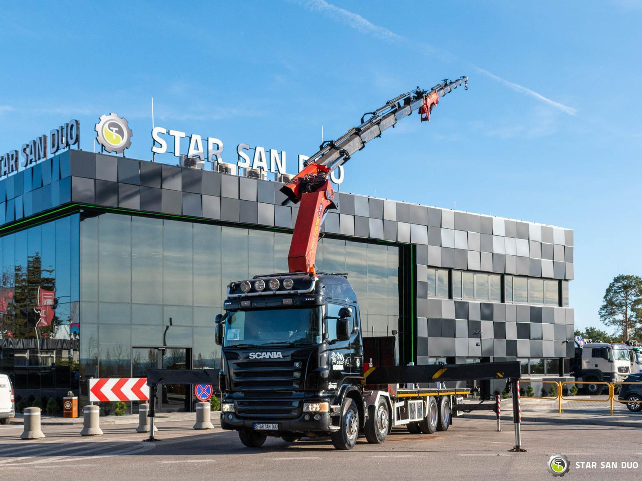 - Caminhão grua: foto 1 - Caminhão grua: foto 1