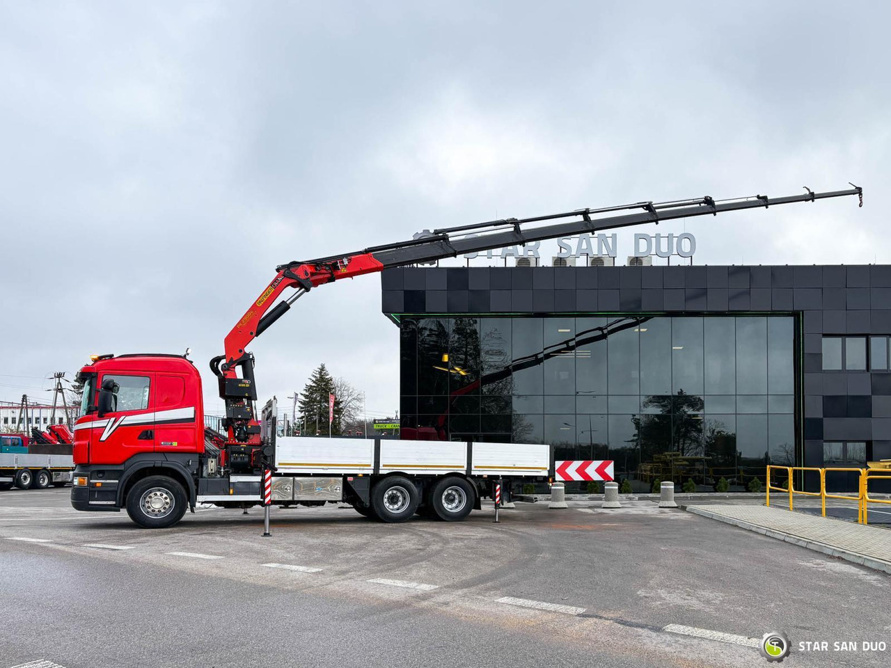 - Caminhão grua: foto 3 - Caminhão grua: foto 3