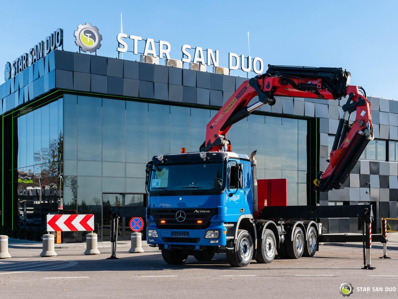 Caminhão grua : foto 7 Caminhão grua : foto 7