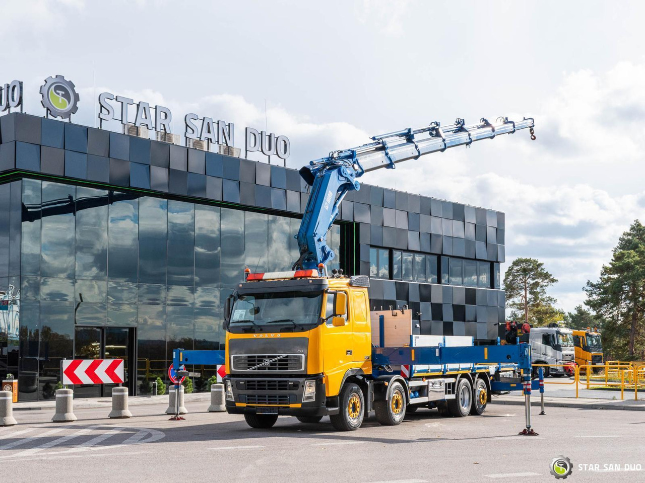 - Caminhão grua: foto 1 - Caminhão grua: foto 1