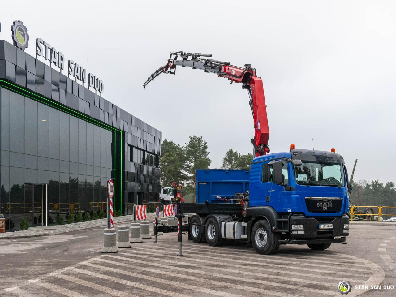 - Caminhão grua: foto 4 - Caminhão grua: foto 4