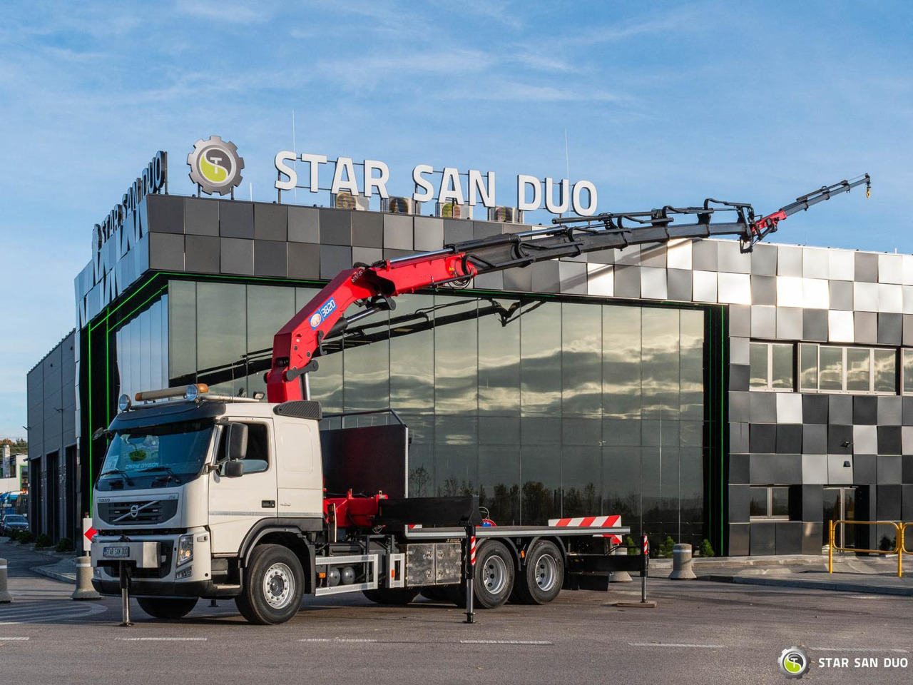 - Caminhão grua: foto 1 - Caminhão grua: foto 1