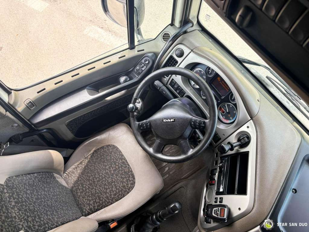 Tractor DAF  XF 105.510 8x4 FASSI F800 XP Crane Fifth wheel: foto 23