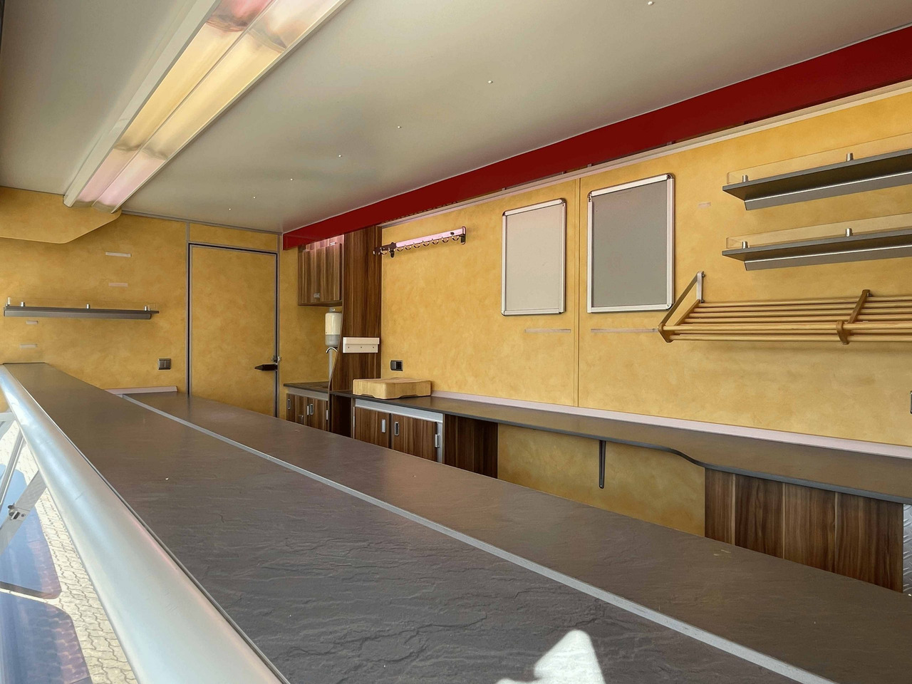 Mobil BORCO HÖHNS - Food truck: foto 5 Mobil BORCO HÖHNS - Food truck: foto 5