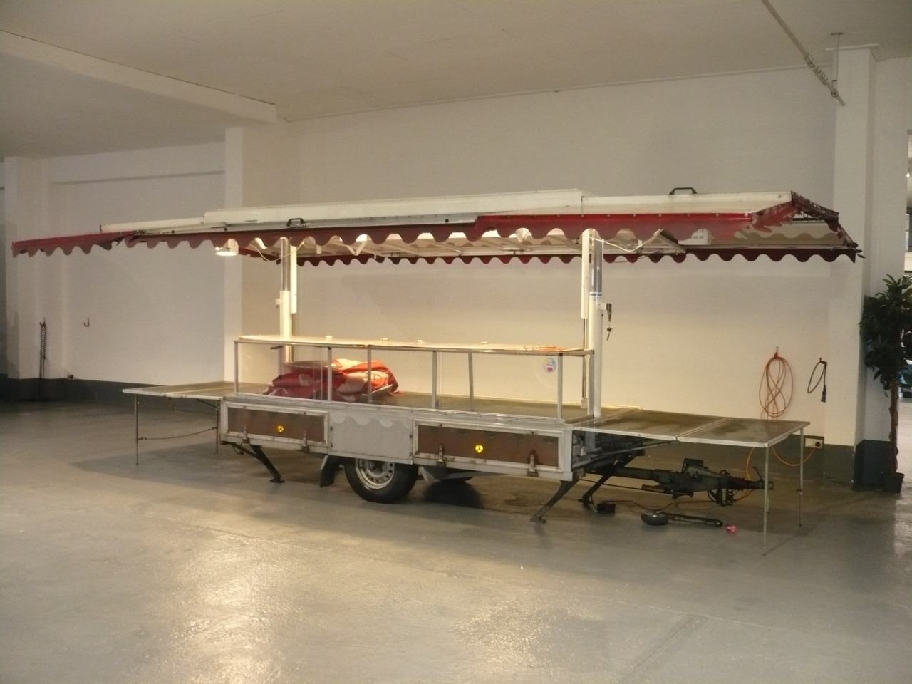 Verkaufsanhänger Alf - Roulote bar: foto 3 Verkaufsanhänger Alf - Roulote bar: foto 3