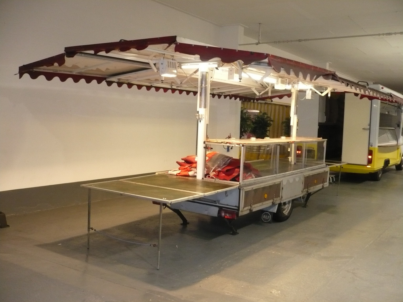 Verkaufsanhänger Alf - Roulote bar: foto 4 Verkaufsanhänger Alf - Roulote bar: foto 4