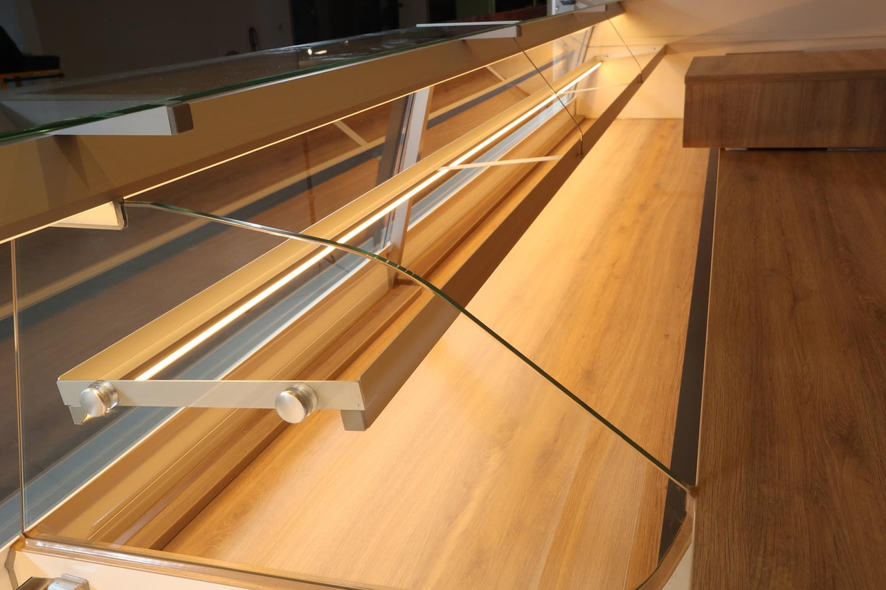 Verkaufsanhänger BORCO HÖHNS - Roulote bar: foto 3 Verkaufsanhänger BORCO HÖHNS - Roulote bar: foto 3