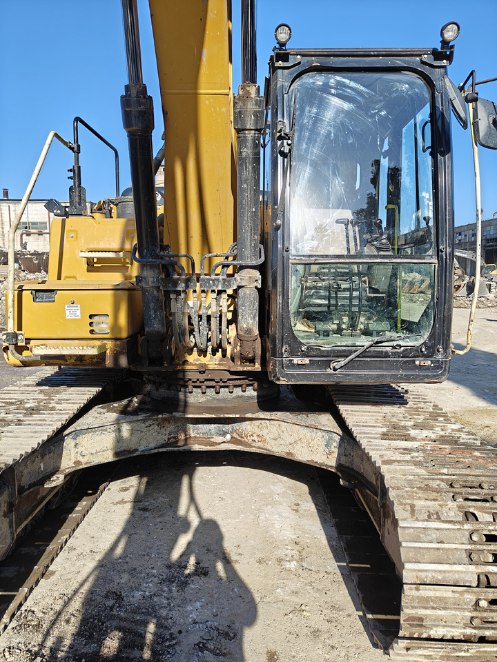 Escavadora de rastos CATERPILLAR 320 F: foto 23 Escavadora de rastos CATERPILLAR 320 F: foto 23