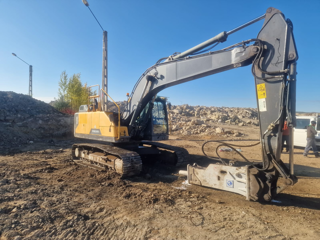 VOLVO EC220 E - Escavadeira: foto 2 VOLVO EC220 E - Escavadeira: foto 2
