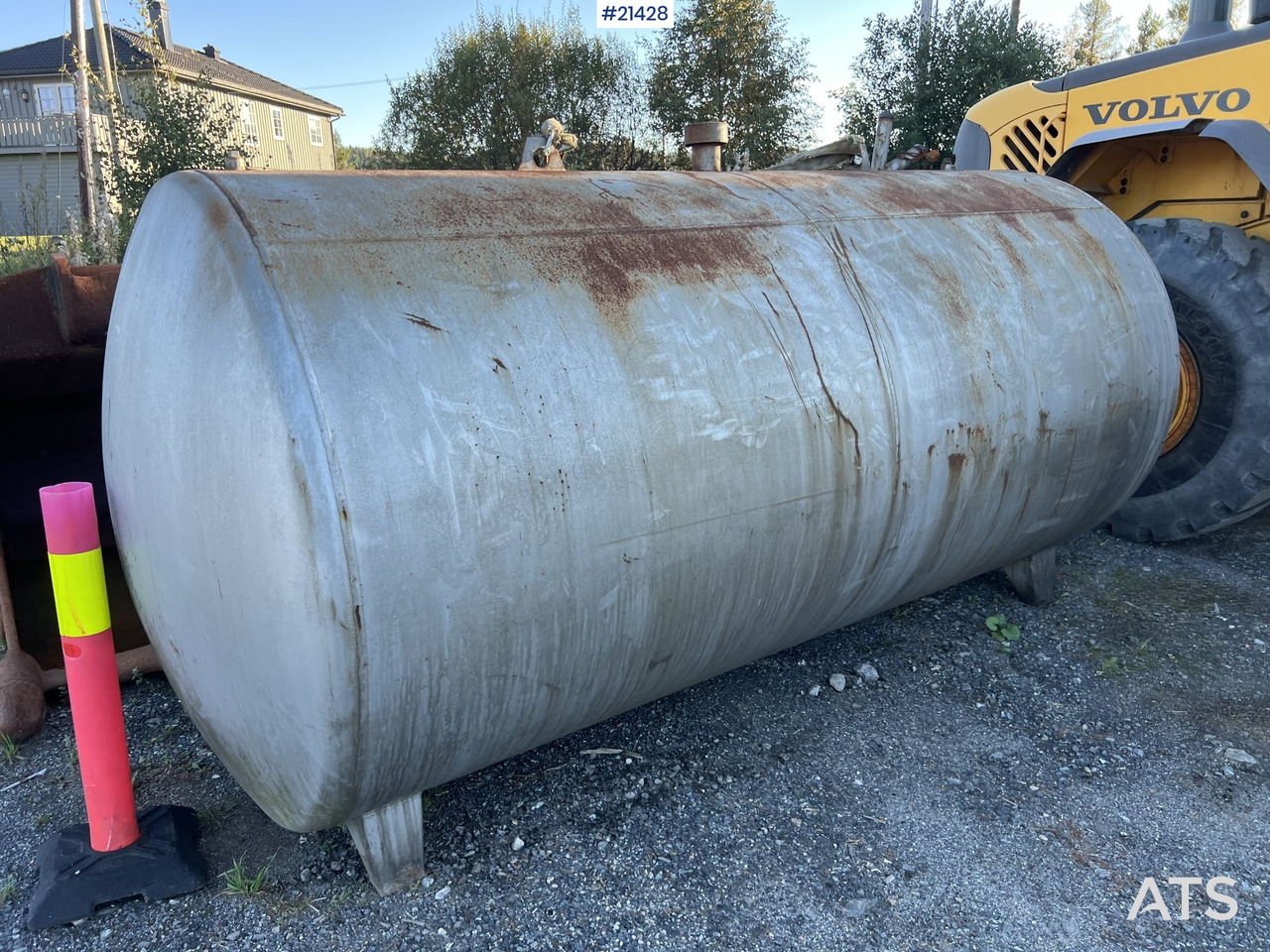 6000 liter diesel tank m/ pumpe og teller - Depósito de armazenamento: foto 3 6000 liter diesel tank m/ pumpe og teller - Depósito de armazenamento: foto 3