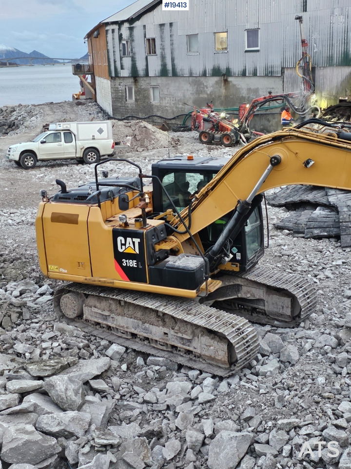 Escavadeira Caterpillar 318EL: foto 29