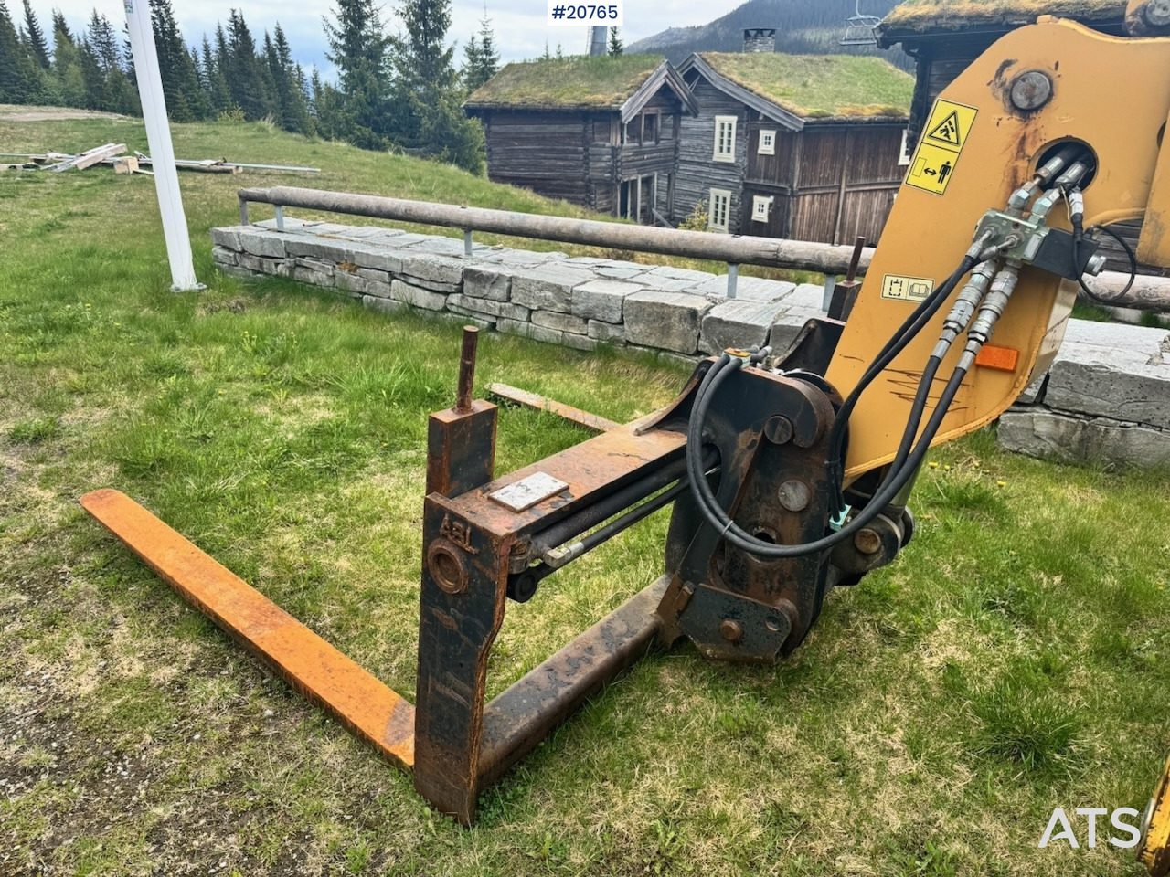 Empilhador telescópico Caterpillar TH360B: foto 17