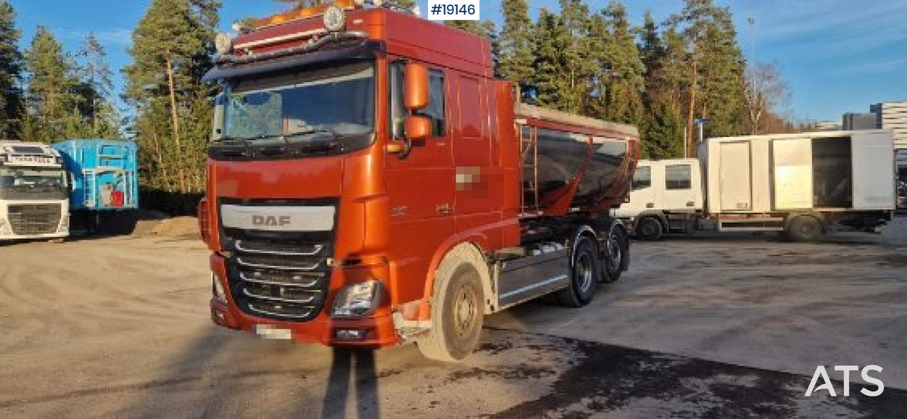 DAF XF510 - Máquina de asfalto: foto 4 DAF XF510 - Máquina de asfalto: foto 4