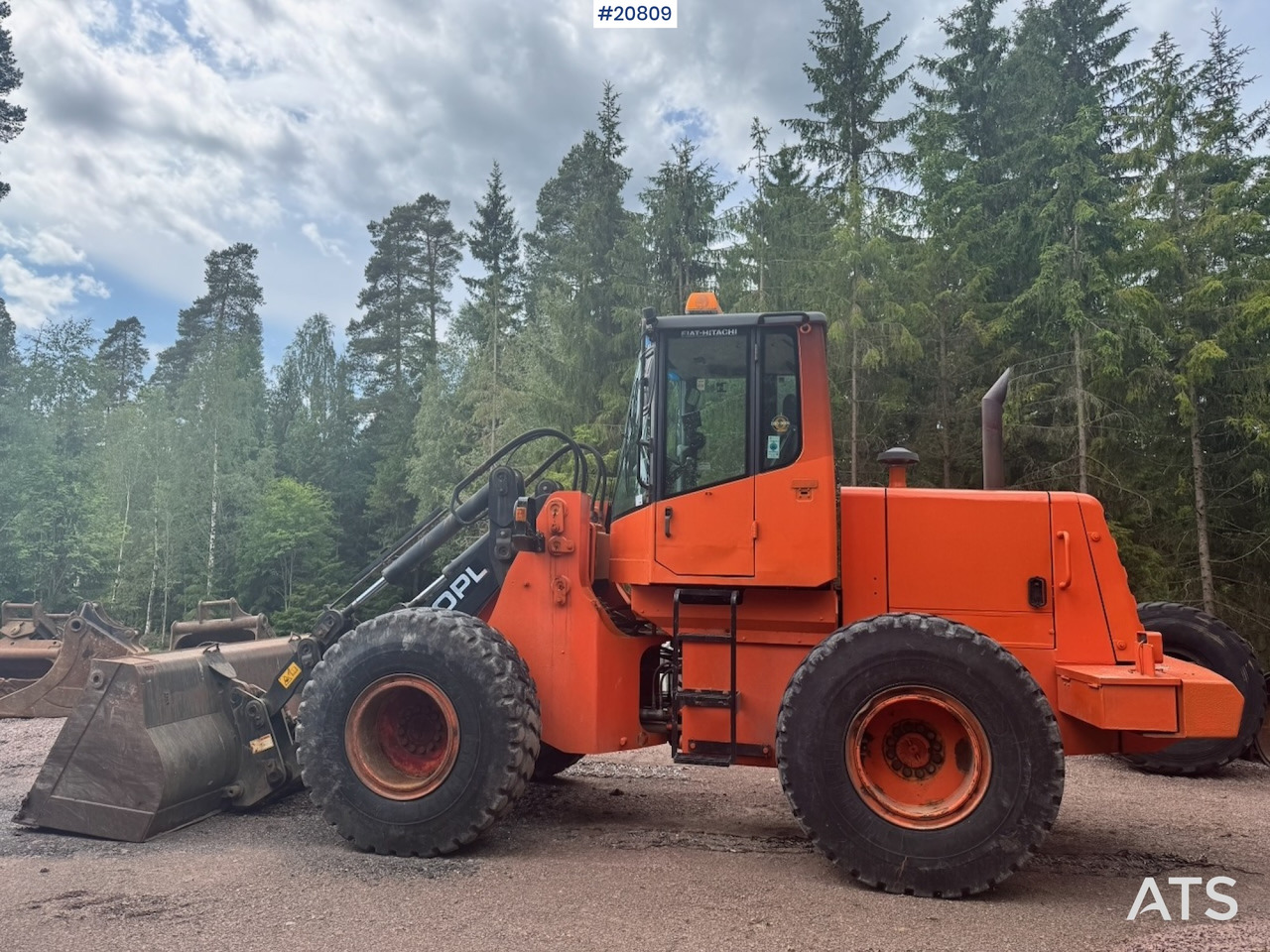 Fiat Hitachi W130PL - Carregadeira de rodas: foto 2 Fiat Hitachi W130PL - Carregadeira de rodas: foto 2