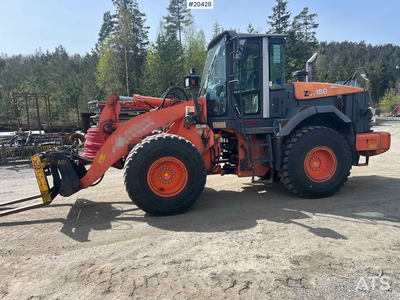Hitachi ZW 180 - Carregadeira de rodas: foto 5 Hitachi ZW 180 - Carregadeira de rodas: foto 5
