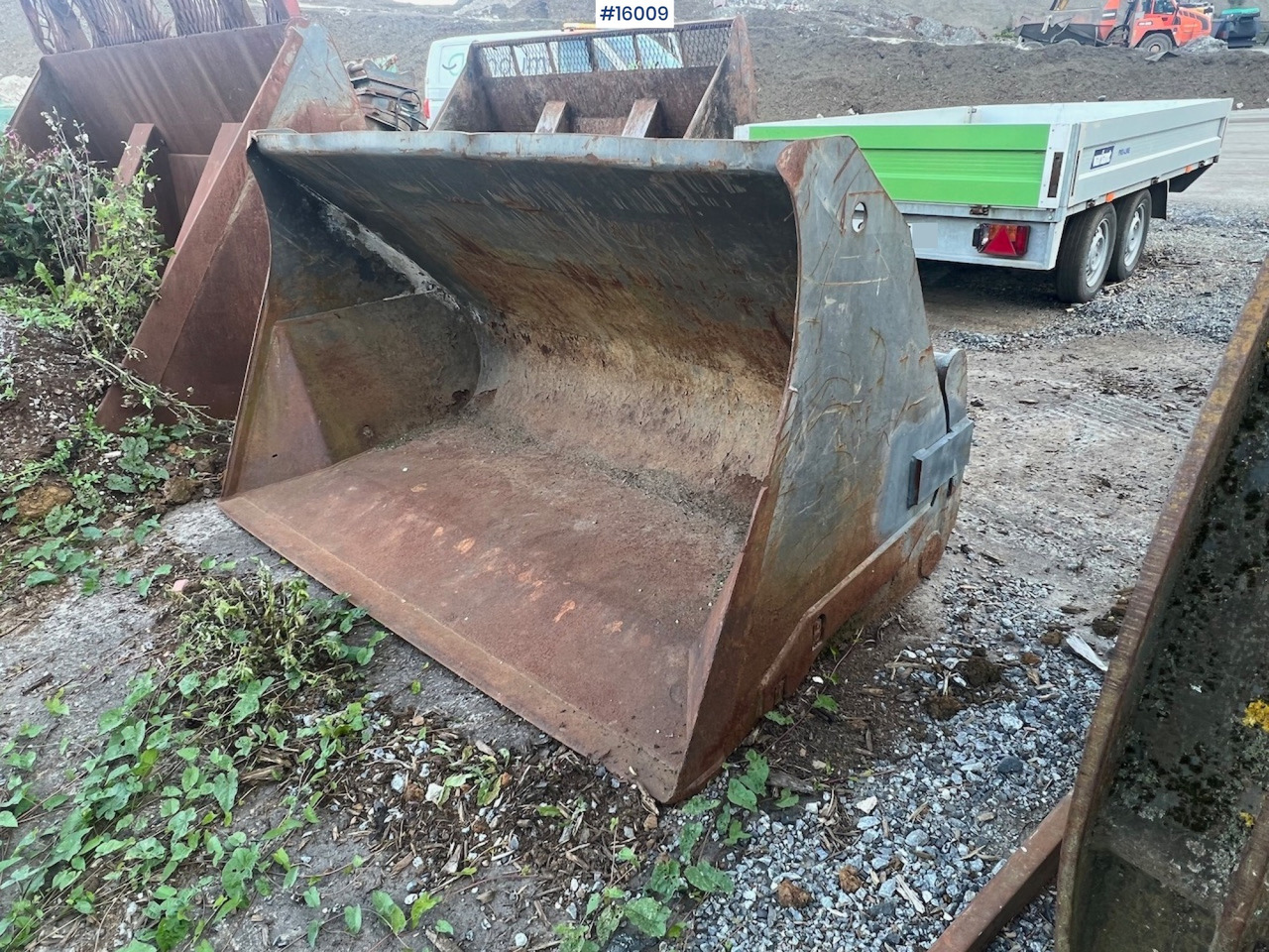 Hjullasterskuffe m/ liten BM feste - Balde para carregadeiras de Máquina de construção: foto 3 Hjullasterskuffe m/ liten BM feste - Balde para carregadeiras de Máquina de construção: foto 3