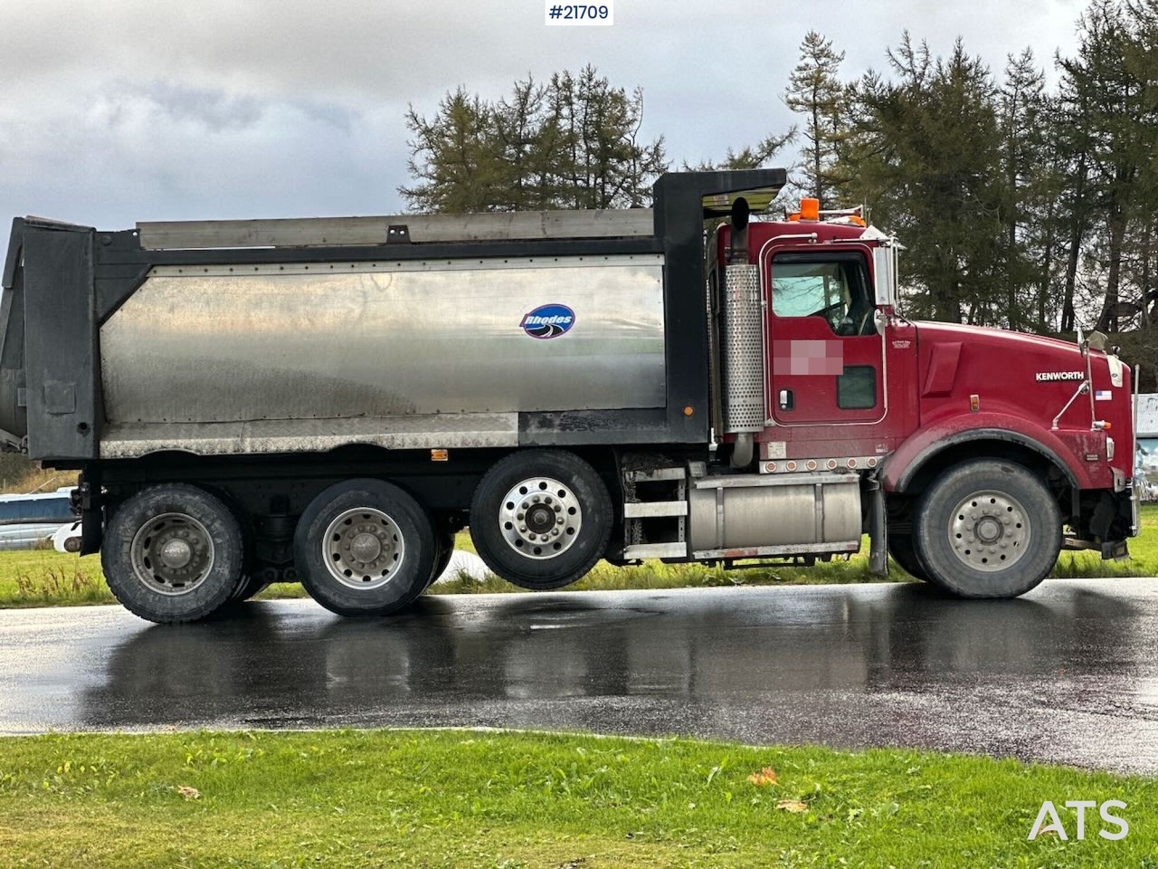 Kenworth 2005 KENWORTH T800 tippbil 8x4 m/ Rhodes påbygg, kompressor, vibrator i kassen. Høy lasteevne! SE VIDEO. - Caminhão basculante: foto 2 Kenworth 2005 KENWORTH T800 tippbil 8x4 m/ Rhodes påbygg, kompressor, vibrator i kassen. Høy lasteevne! SE VIDEO. - Caminhão basculante: foto 2