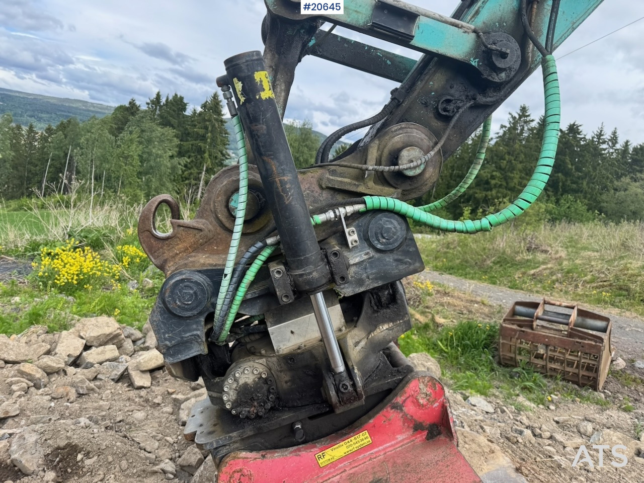 Escavadeira Kobelco SK235SR: foto 28 Escavadeira Kobelco SK235SR: foto 28