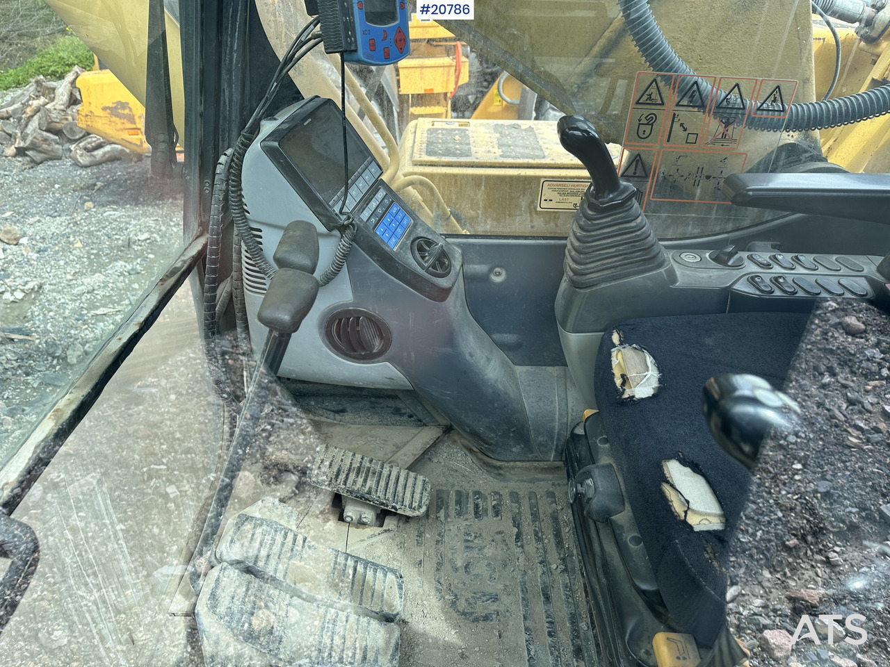 Escavadora de rastos Komatsu PC210LC-8: foto 16
