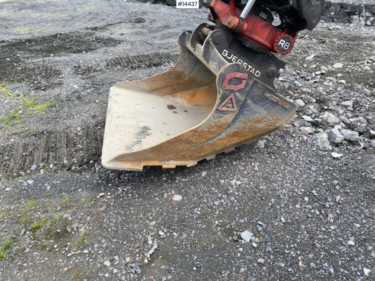 Locação de Komatsu PC228USLC-10 Komatsu PC228USLC-10: foto 21
