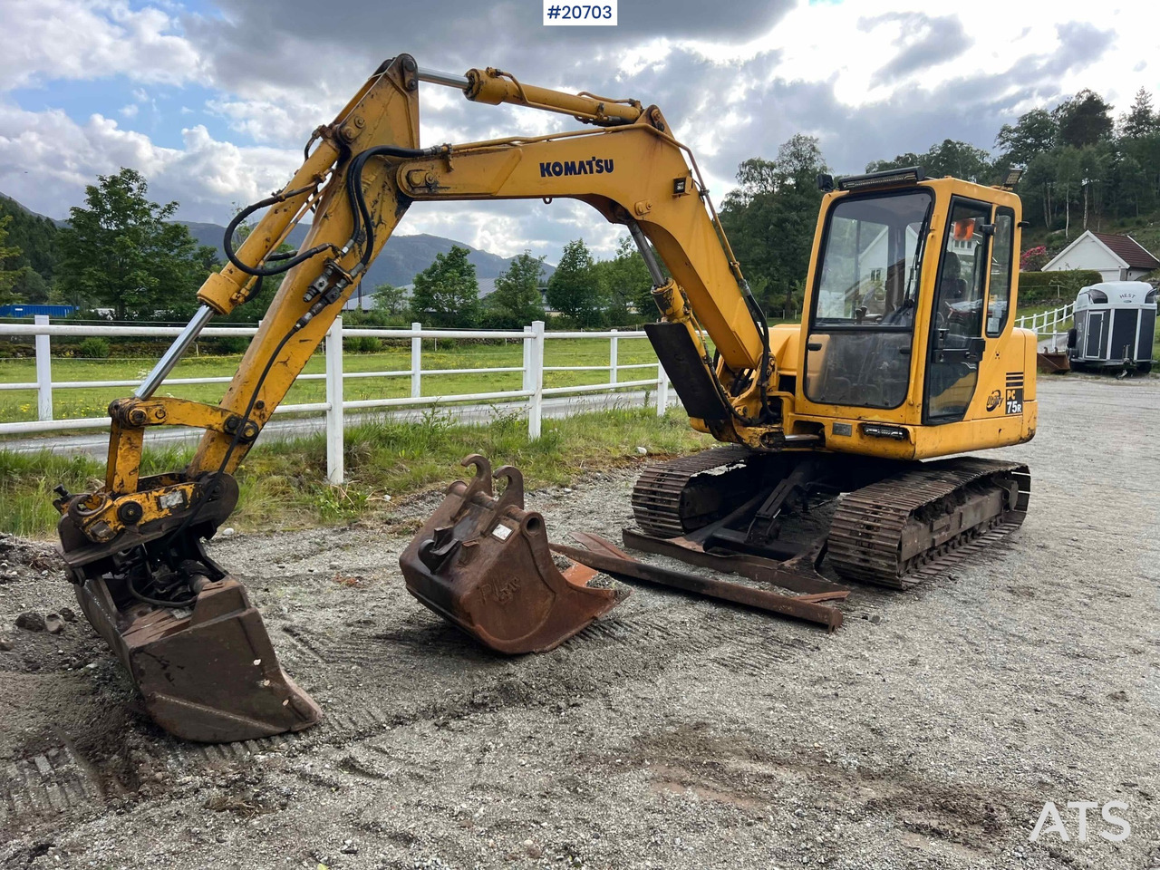Komatsu PC75 - Escavadeira: foto 1 Komatsu PC75 - Escavadeira: foto 1