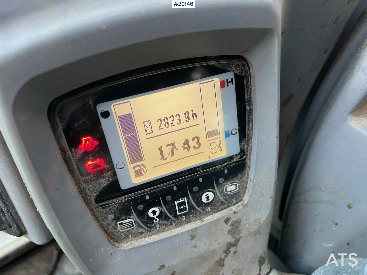 Locação de Kubota KX080-4 Kubota KX080-4: foto 29