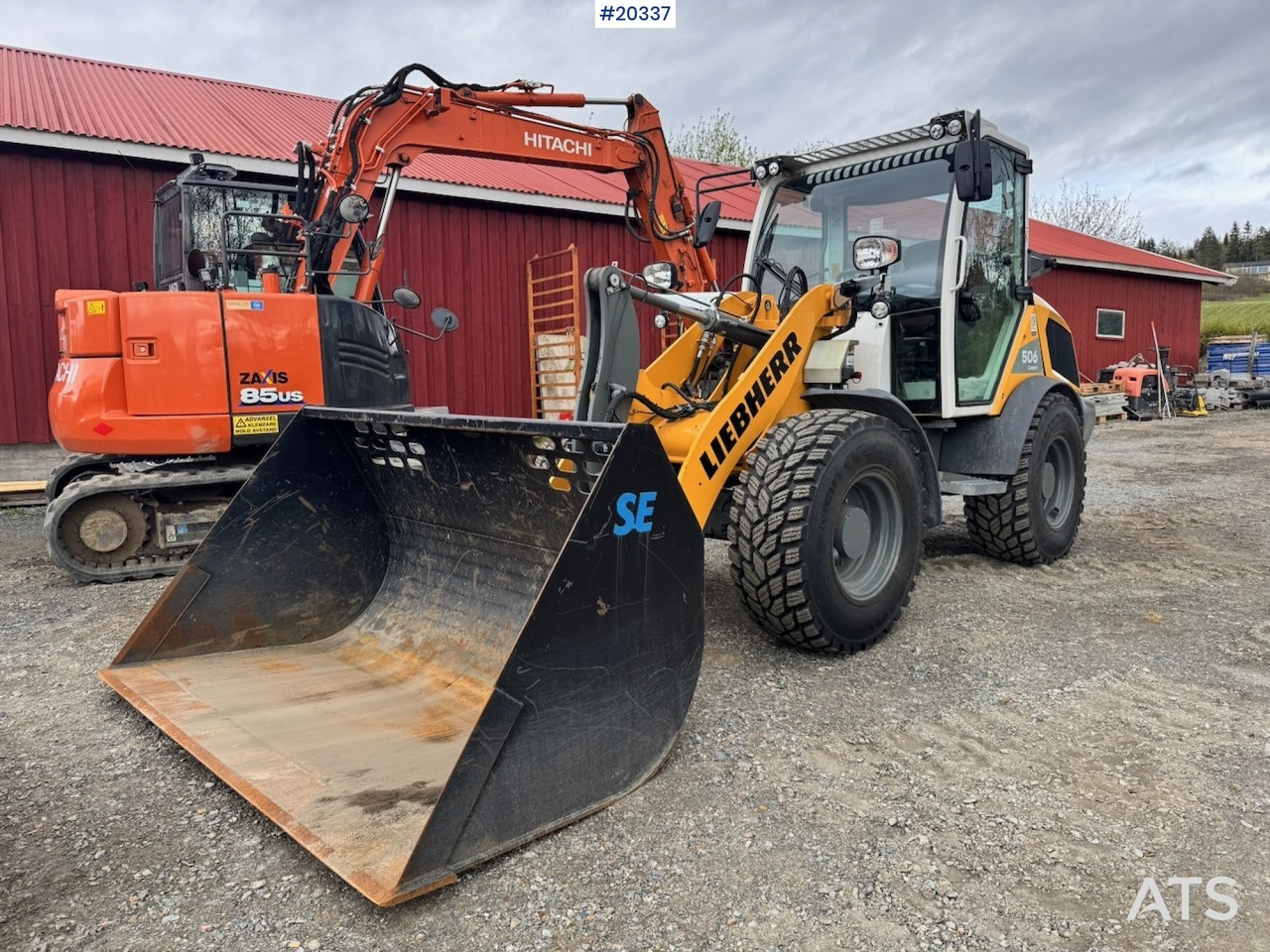 Liebherr L506C - Carregadeira de rodas: foto 1 Liebherr L506C - Carregadeira de rodas: foto 1