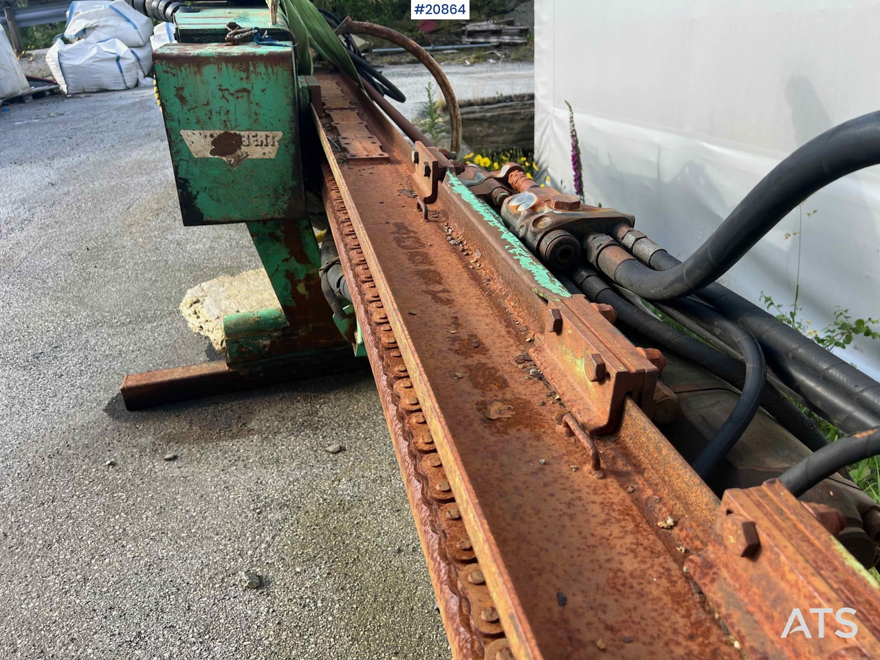 Máquina de perfuração Montabert CPA500 boretårn m/ hc 150 hammer: foto 28