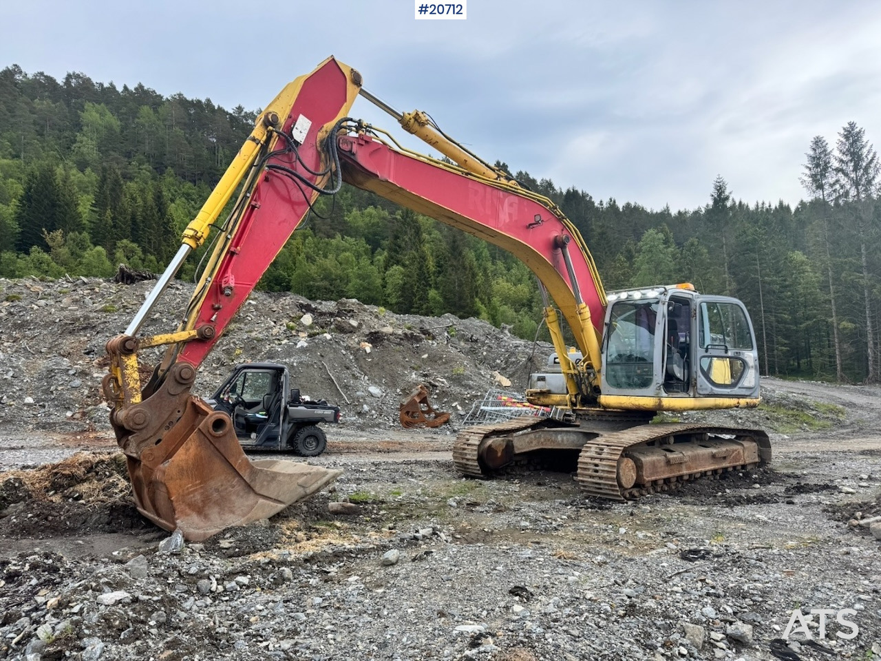 New Holland kobelco E305B - Escavadeira: foto 1 New Holland kobelco E305B - Escavadeira: foto 1
