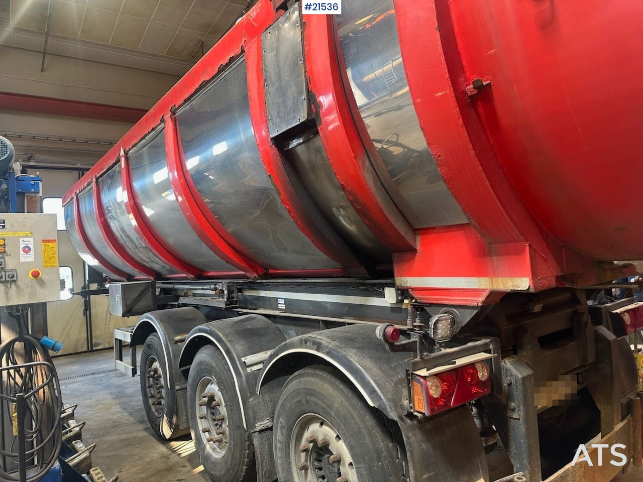 Nor-Slep SE-42 3 akslet tippsemi m/ kapellduk - Semireboque basculante: foto 3 Nor-Slep SE-42 3 akslet tippsemi m/ kapellduk - Semireboque basculante: foto 3