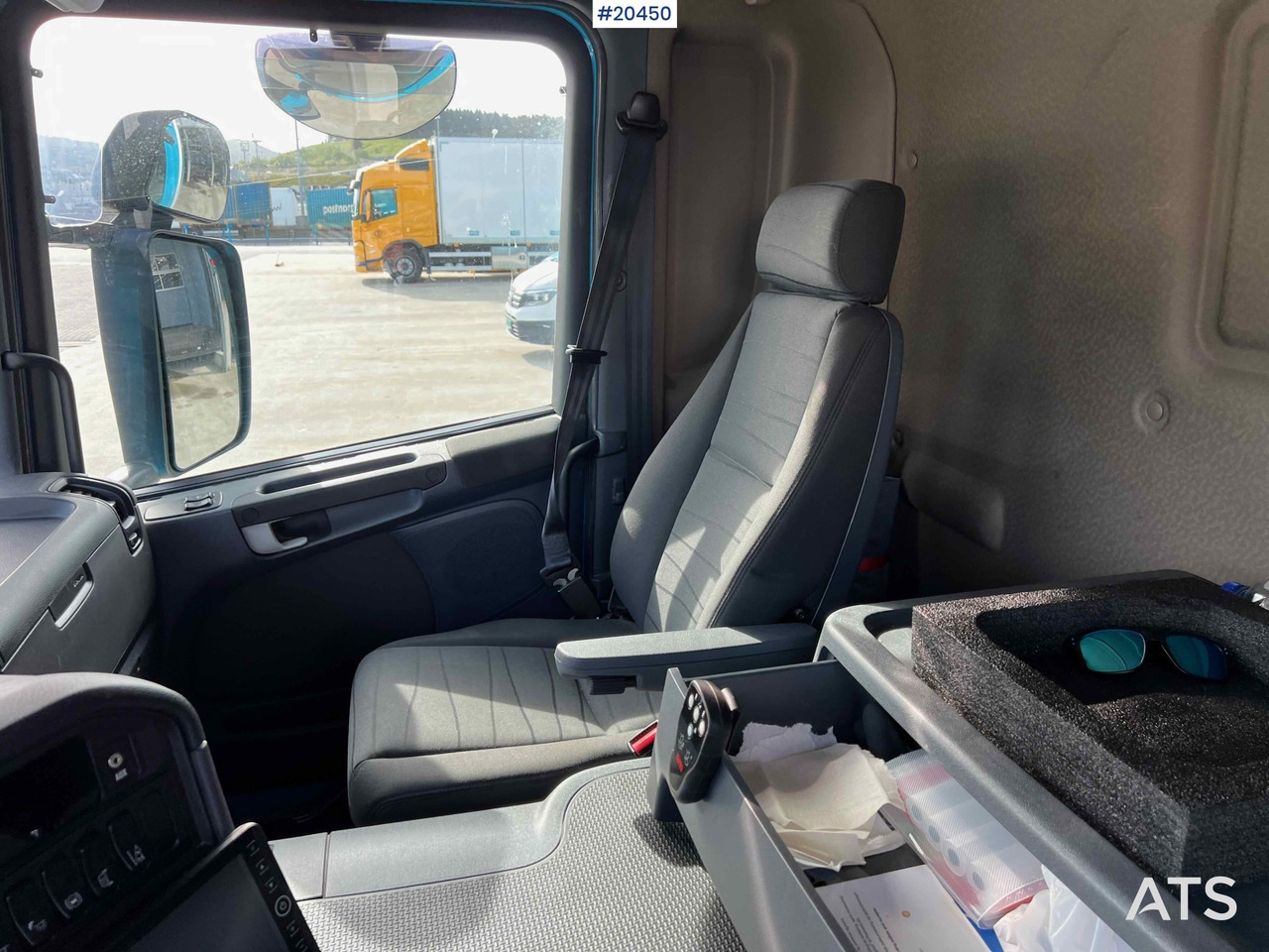 Caminhão furgão Scania P280: foto 16