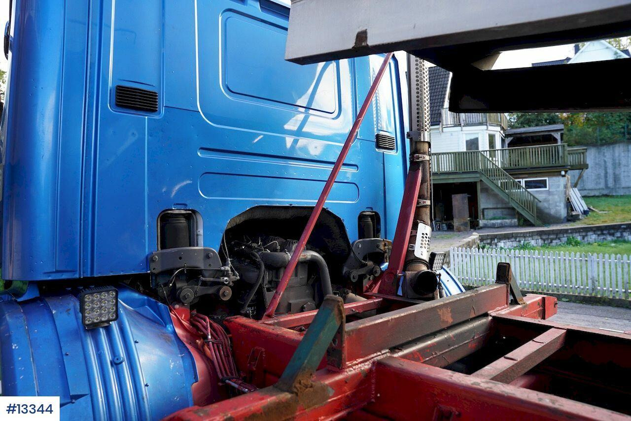 Caminhão basculante Scania P94G: foto 28