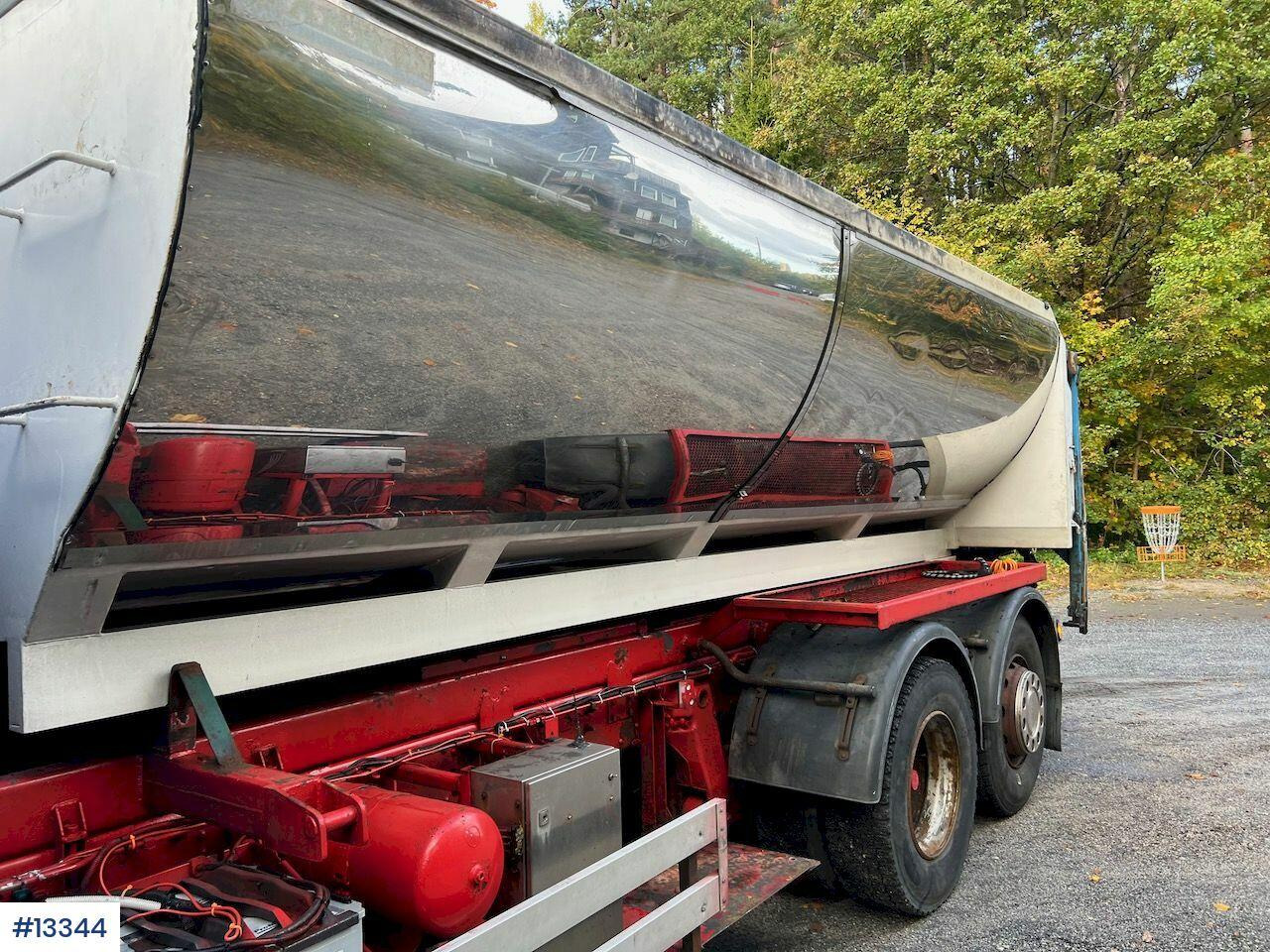 Caminhão basculante Scania P94G: foto 29