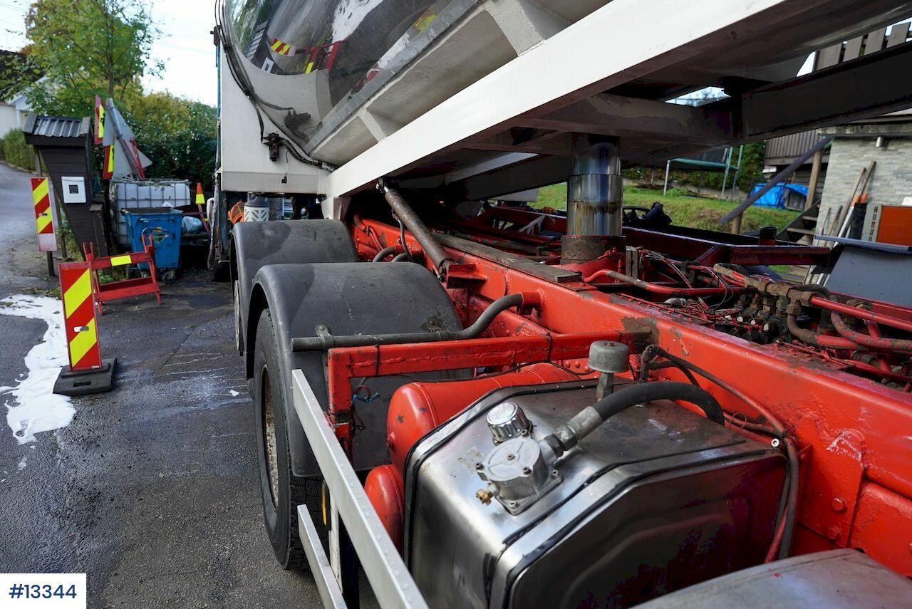 Caminhão basculante Scania P94G: foto 33