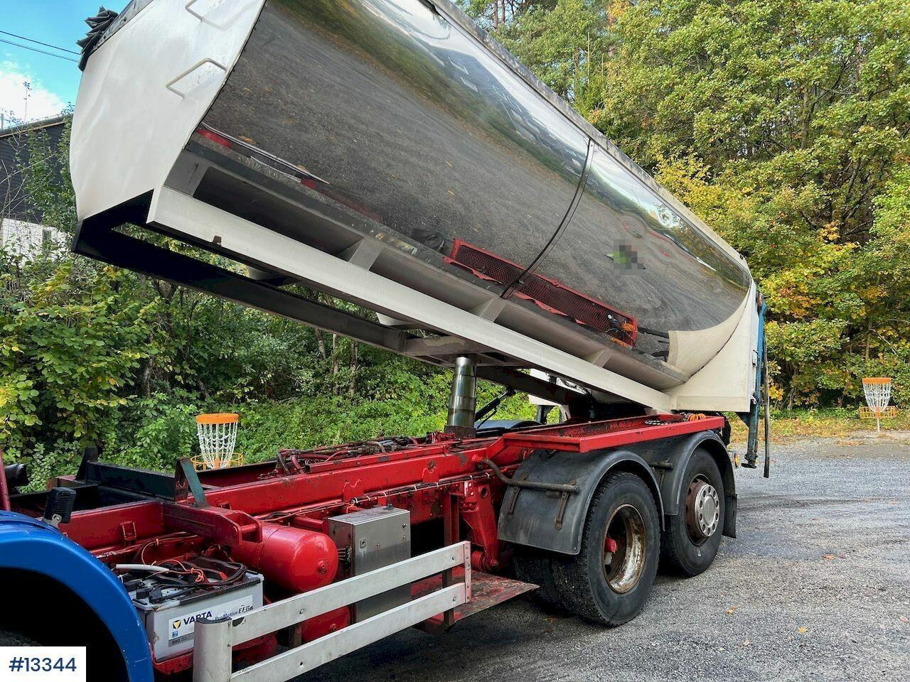 Caminhão basculante Scania P94G: foto 8