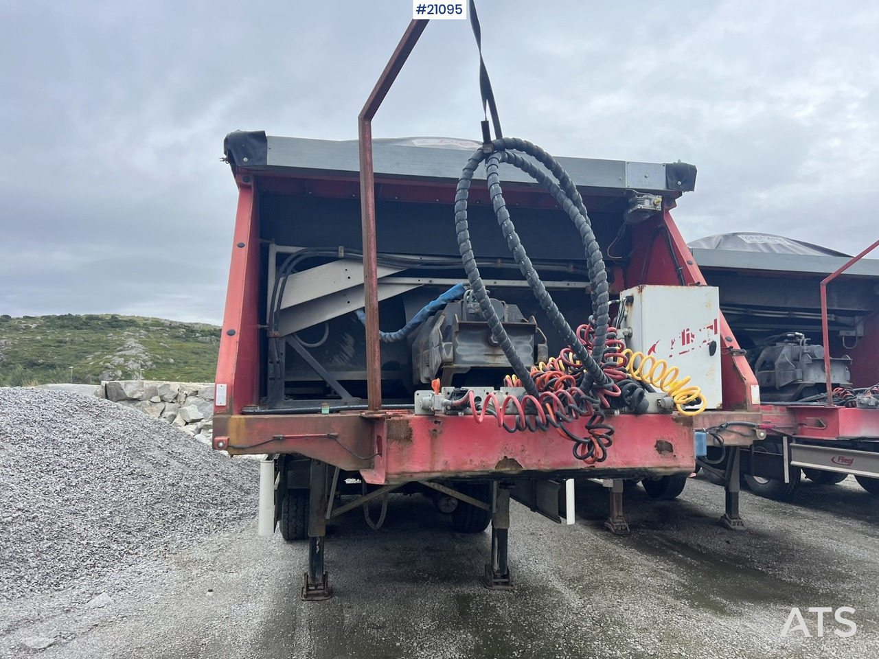 Fliegl Fahrzeugbau - Semireboque, Máquina de asfalto: foto 4 Fliegl Fahrzeugbau - Semireboque, Máquina de asfalto: foto 4