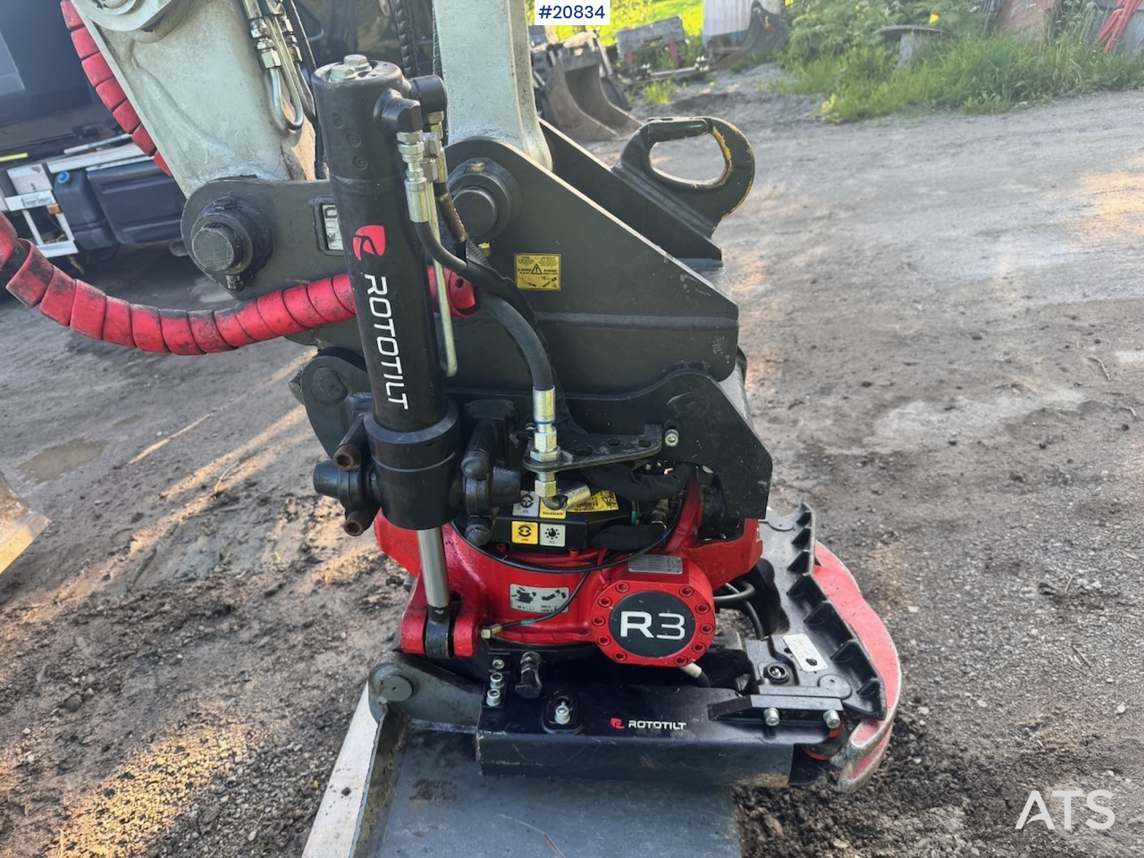 Locação de Takeuchi TB290-2 Takeuchi TB290-2: foto 18