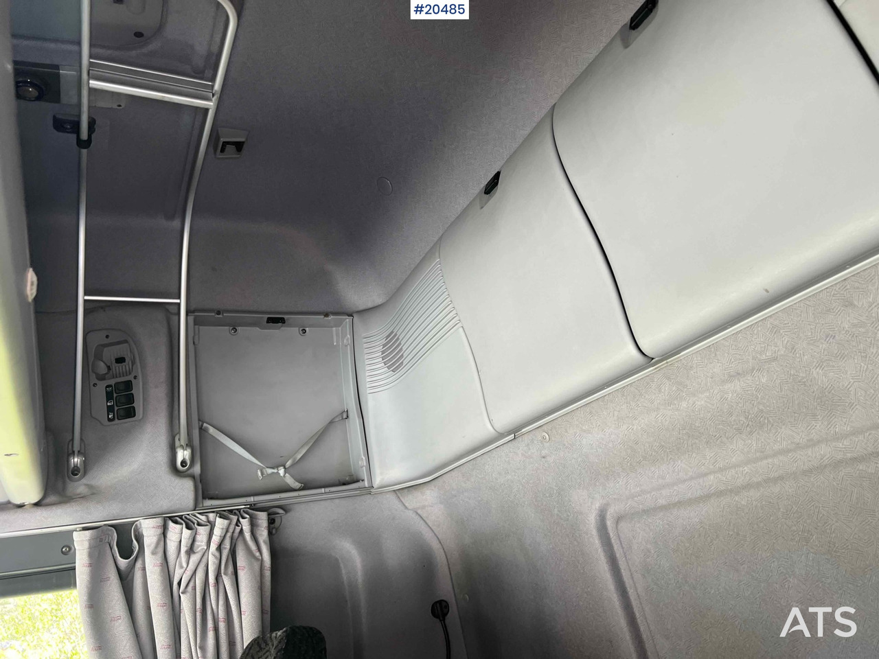 Locação de Scania R144 Scania R144: foto 40