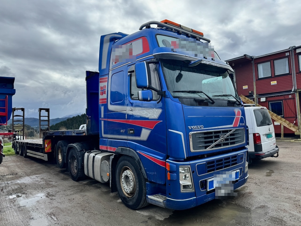 Volvo 2004 Volvo FH16 6x2 Trekkvogn m/tipphydraulikk for tippsemi. - Tractor: foto 1 Volvo 2004 Volvo FH16 6x2 Trekkvogn m/tipphydraulikk for tippsemi. - Tractor: foto 1