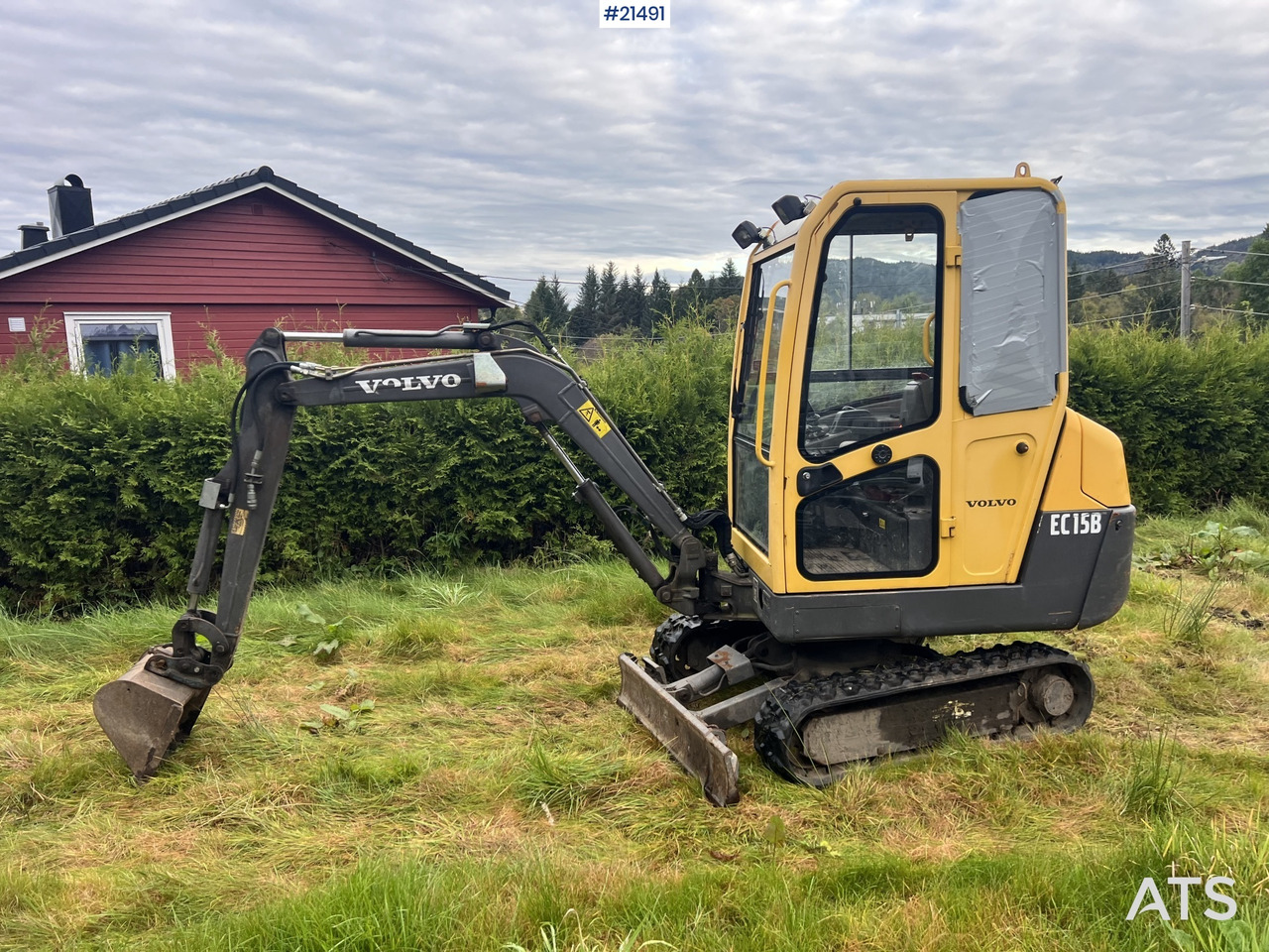Mini escavadeira Volvo EC15B: foto 7