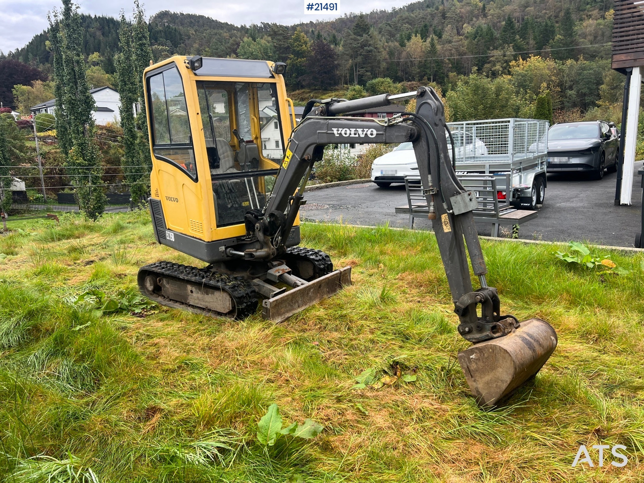 Mini escavadeira Volvo EC15B: foto 8