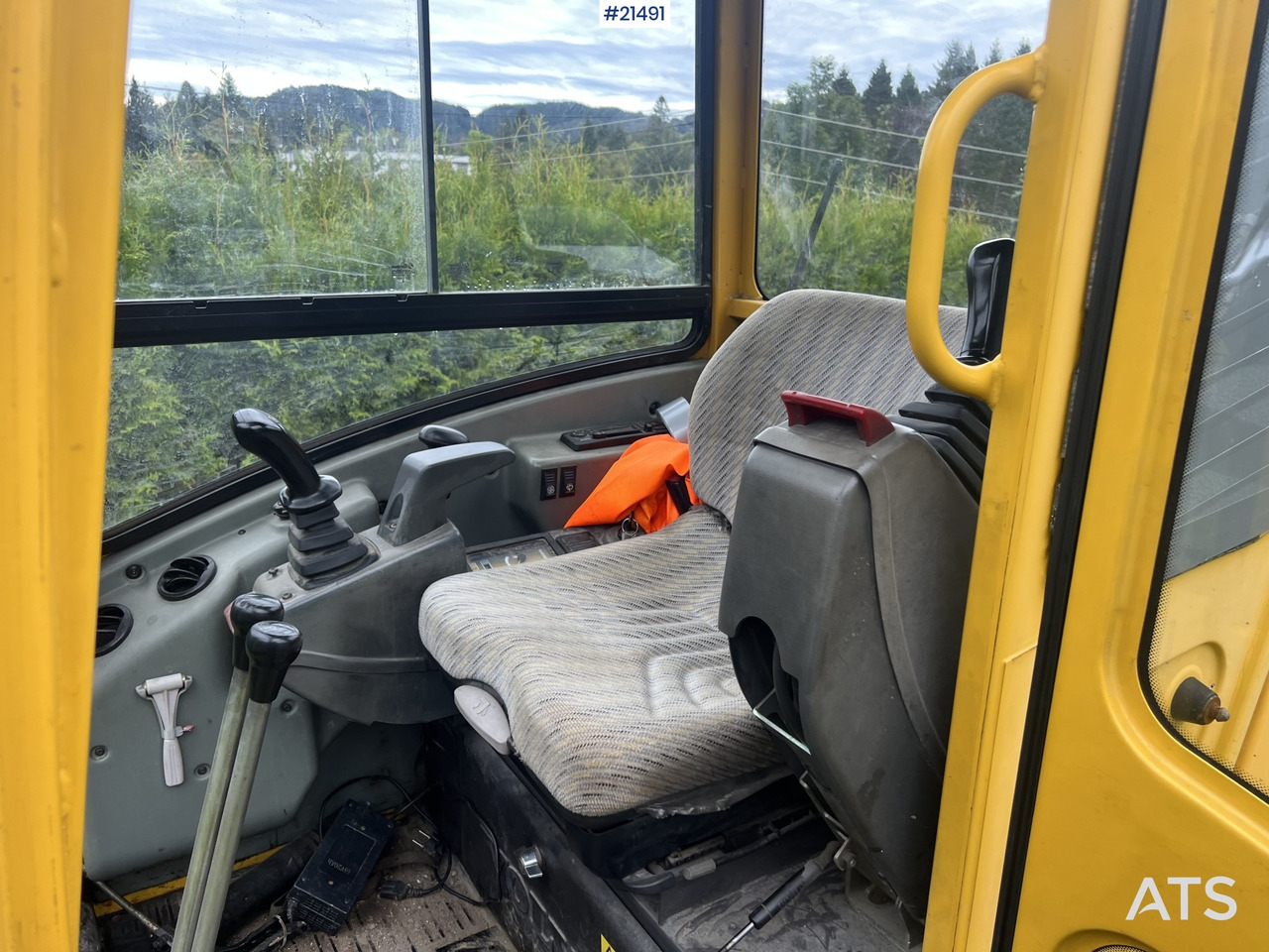 Mini escavadeira Volvo EC15B: foto 27