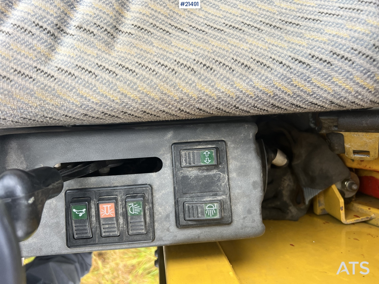 Mini escavadeira Volvo EC15B: foto 30