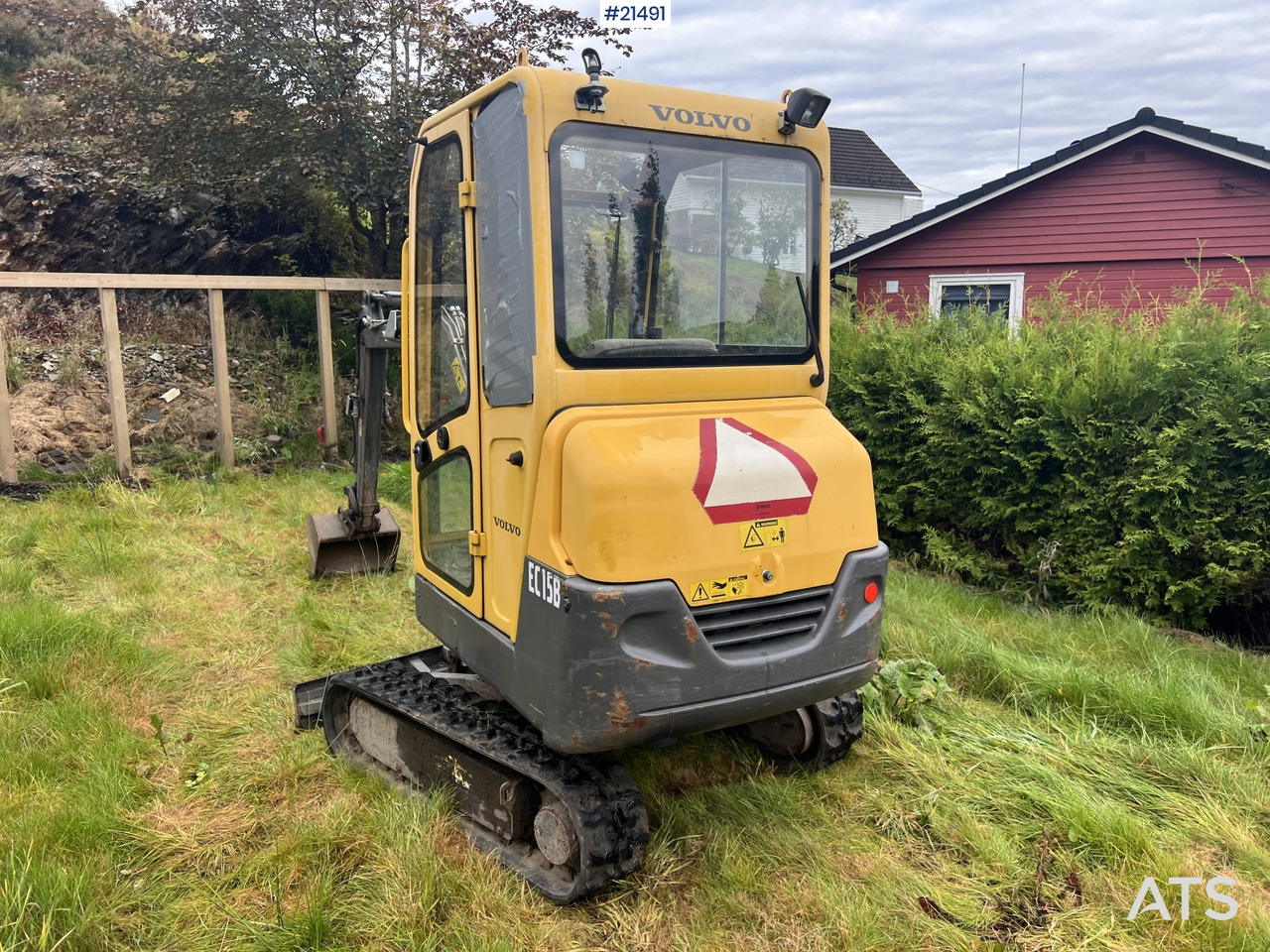 Mini escavadeira Volvo EC15B: foto 13