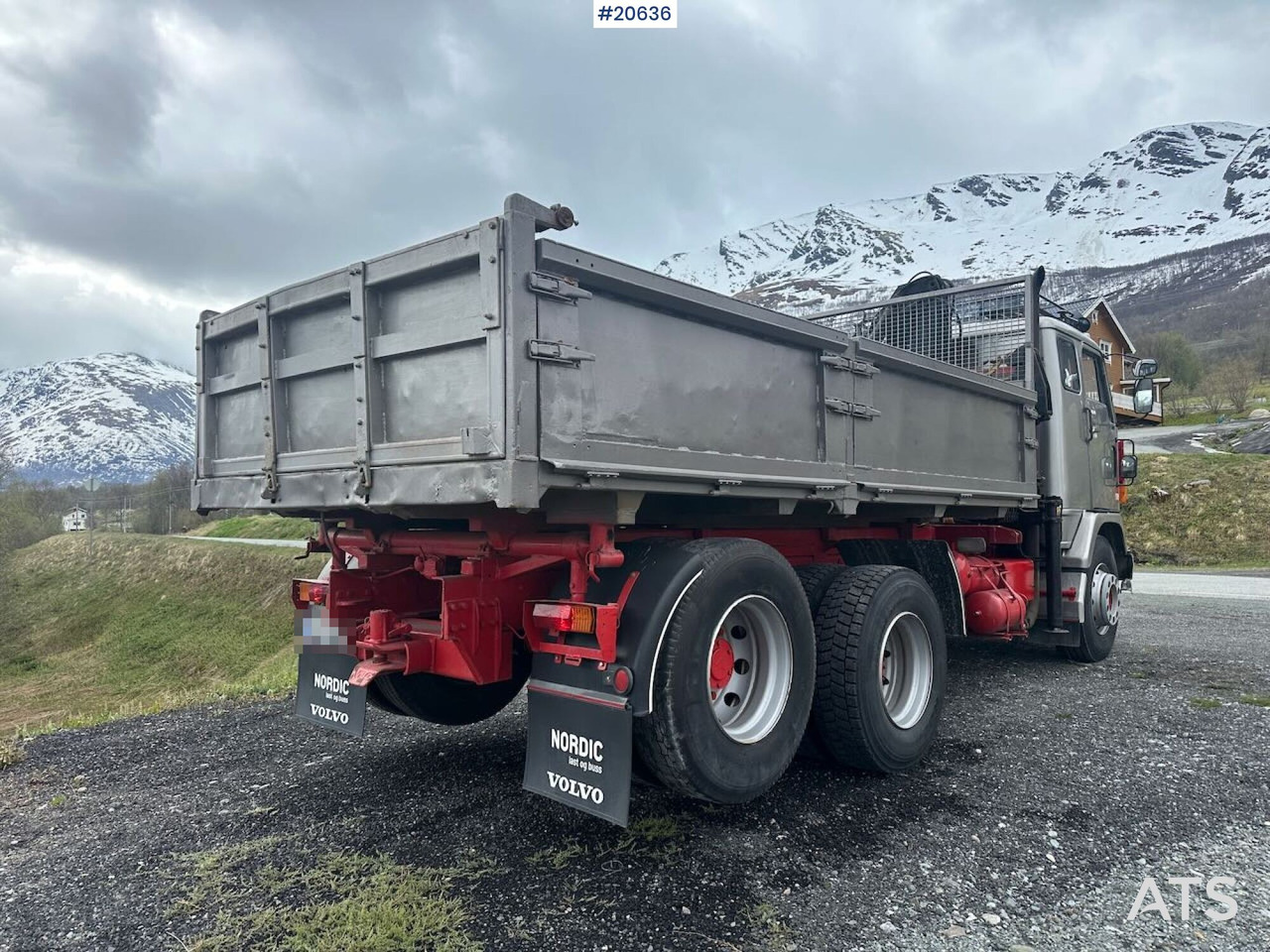 Camião de caixa aberta/ Plataforma, Caminhão grua Volvo F89 46: foto 6