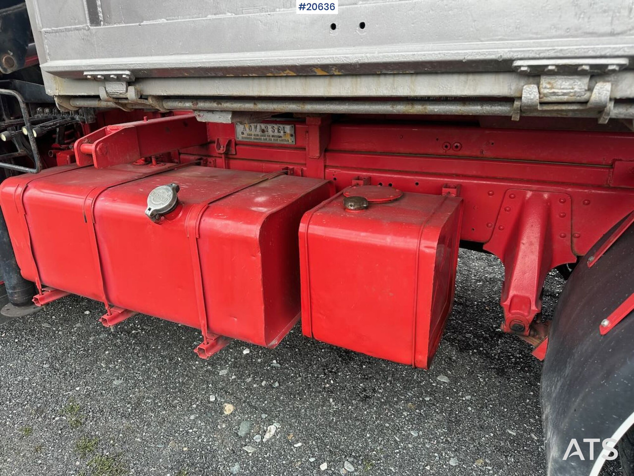 Camião de caixa aberta/ Plataforma, Caminhão grua Volvo F89 46: foto 22