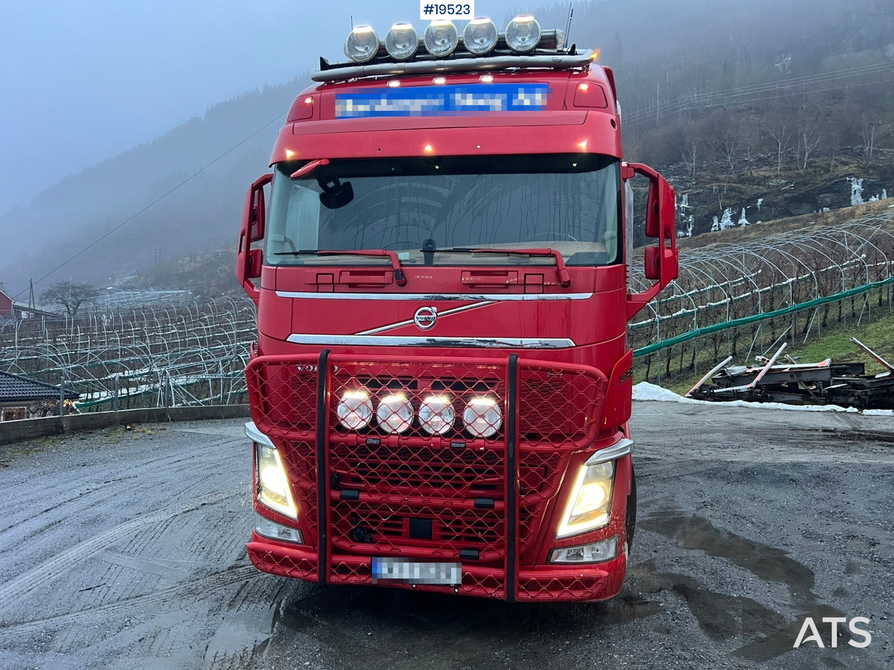 Caminhão florestal Volvo FH540: foto 19