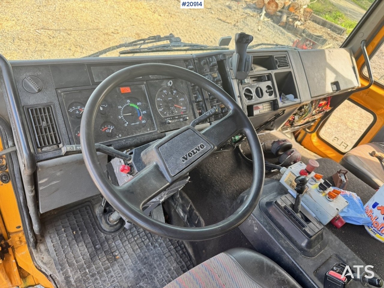 Caminhão basculante, Caminhão grua Volvo FL6: foto 38